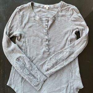 Dylan by True Grit large gray waffle knit Henley